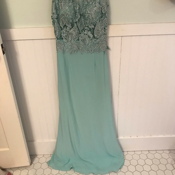 Prom dress - Picture 2 of 4